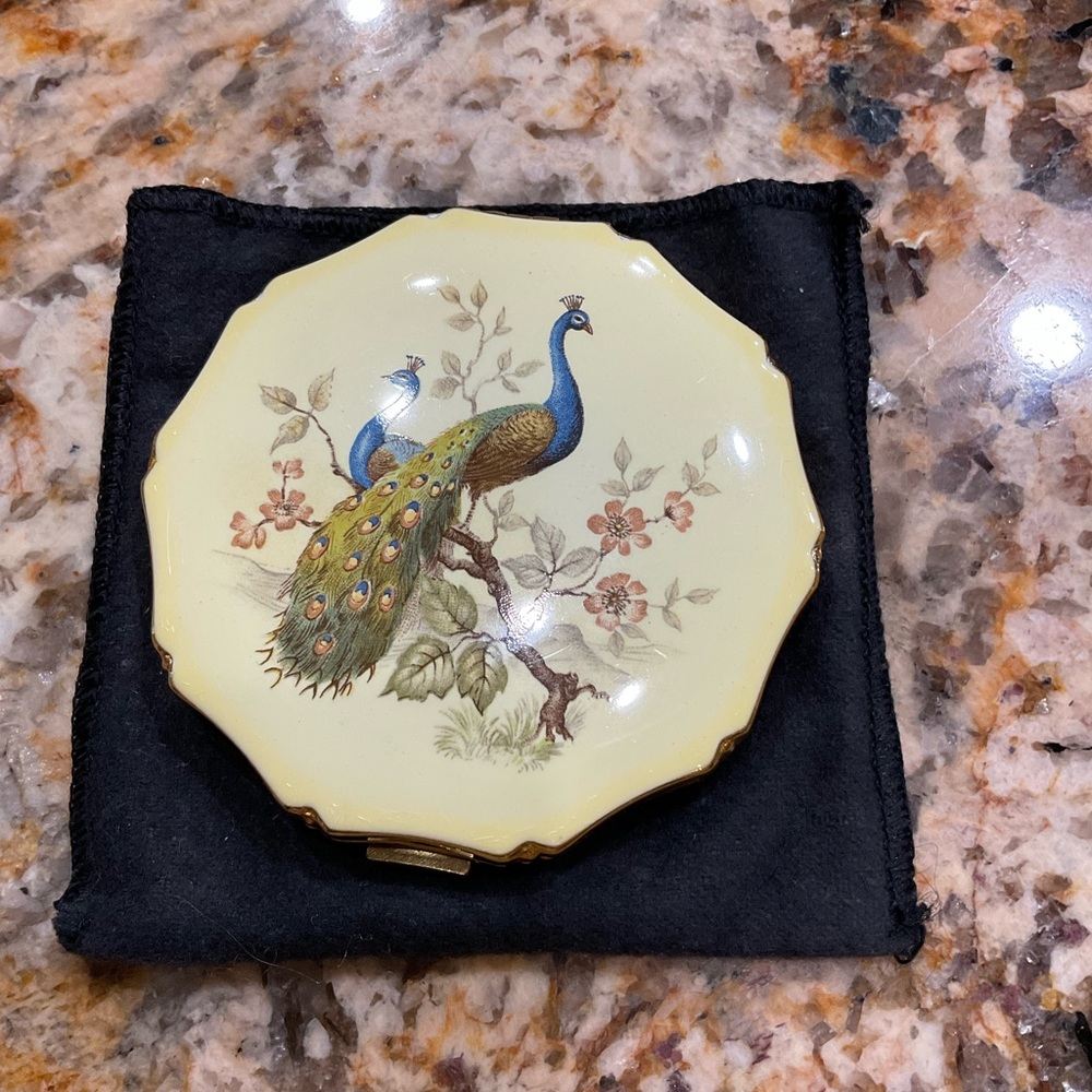 Vintage KIGU of London Flamingo Powder Compact
